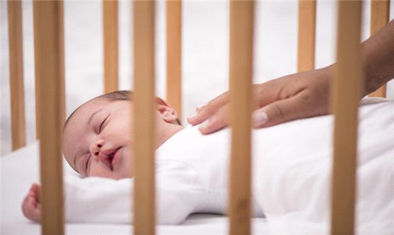 کودک از چه سنی باید تنها بخوابد؟