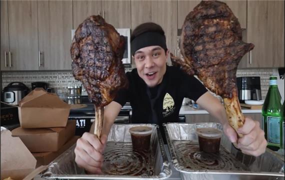 چالش خوردن غذا به اندازه 1000 دلار!