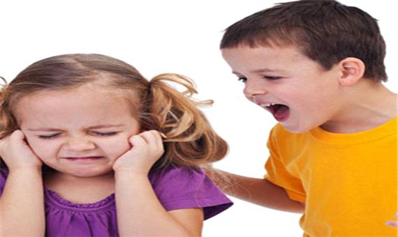 با فرزندانی که با هم دعوا می‌کنند و یکدیگر را کتک می‌زنند چه کنیم؟