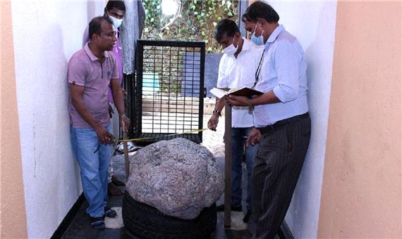 کشف یاقوت کبود 510 کیلویی در حیاط خانه مرد سریلانکایی
