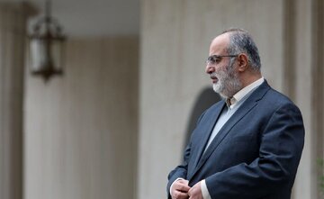 توئیت عجیب آشنا؛ احترام گاو را نگه دارید اما او را برای مذاکره با روباه نفرستید