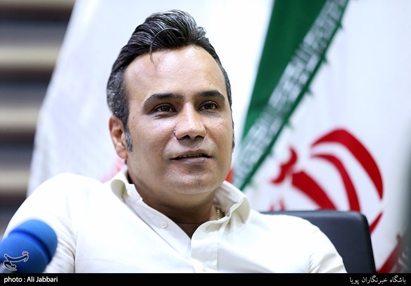 شهرام شکوهی : بابت مدل مویم خیلی تیکه بهم میندازن