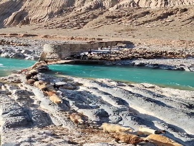 رودخانه زیبای پل کول