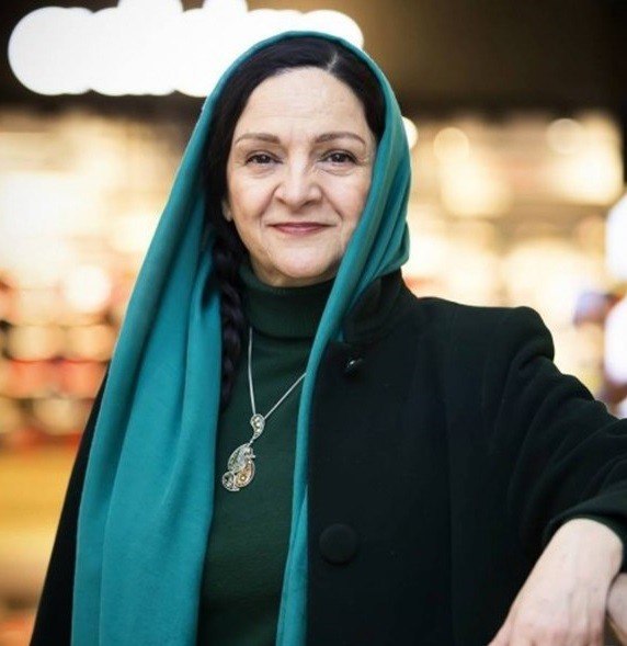 گلاب آدینه راوی «شب شاهنامه» شد