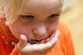 قورت دادن باتری چه بلایی سر بچه ها میاره ؟