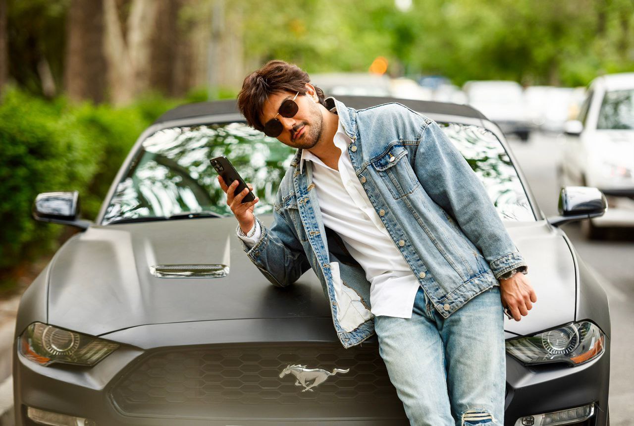 سینا مهراد با امیر آقایی و حسن پورشیرازی همبازی شد