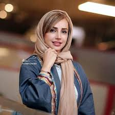 چهره ها/ شبنم قلی‌خانی تولدش را با تم دهه ۶۰ جشن گرفت