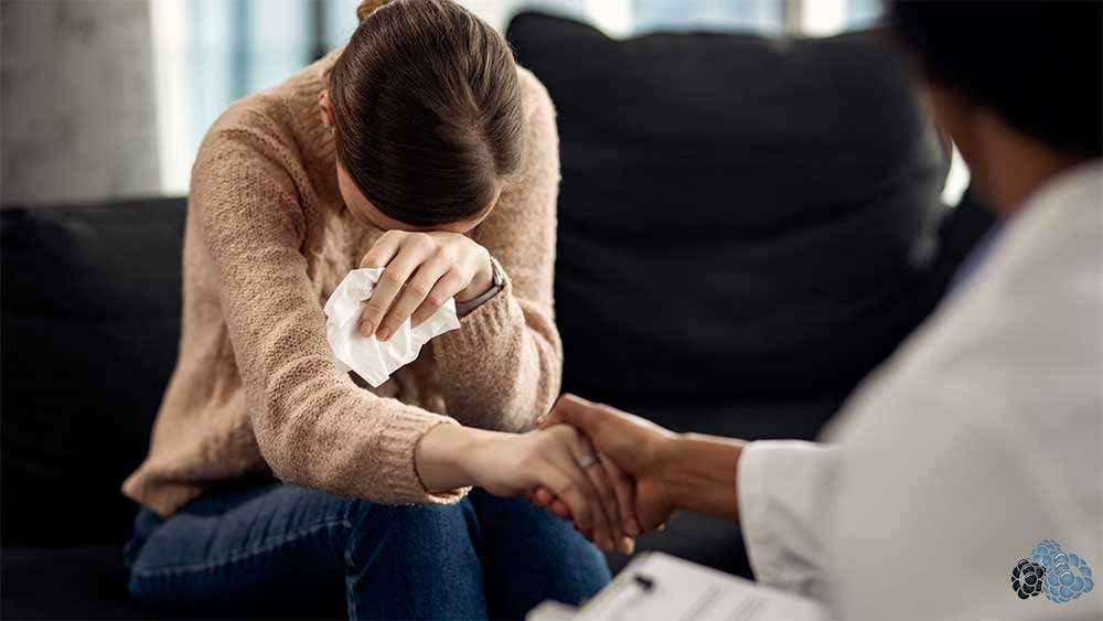 غمگین شدن به‌خاطر فشار اجتماعی برای شادبودن