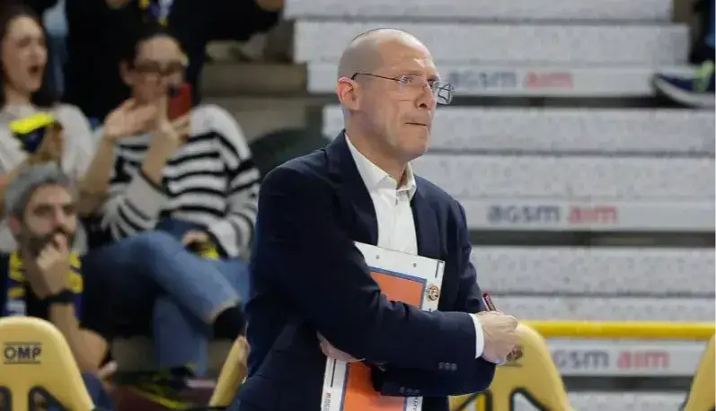 پیاتزا در میلان تار و مار شد