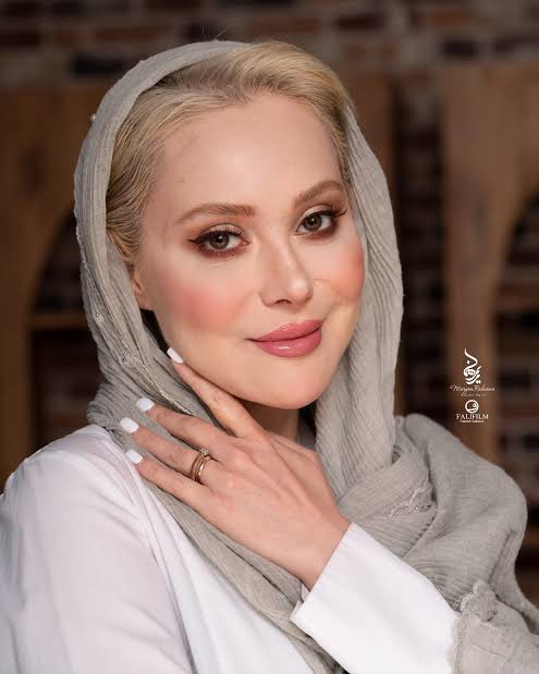 چهره‌ها/ تیپ مجلسی تازه عروس سینمای ایران برای کریسمس