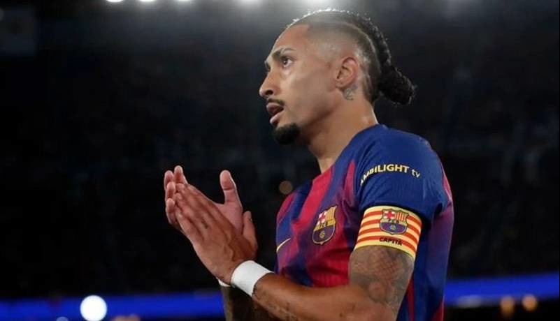 پیروزی بارسلونا بر ویارئال ۱۰ نفره