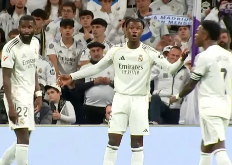 تکذیب ماجرای عصبانیت کاماوینگا از وینیسیوس