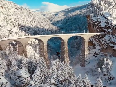 قطار گلَسیِر اکسپرس در سوئیس