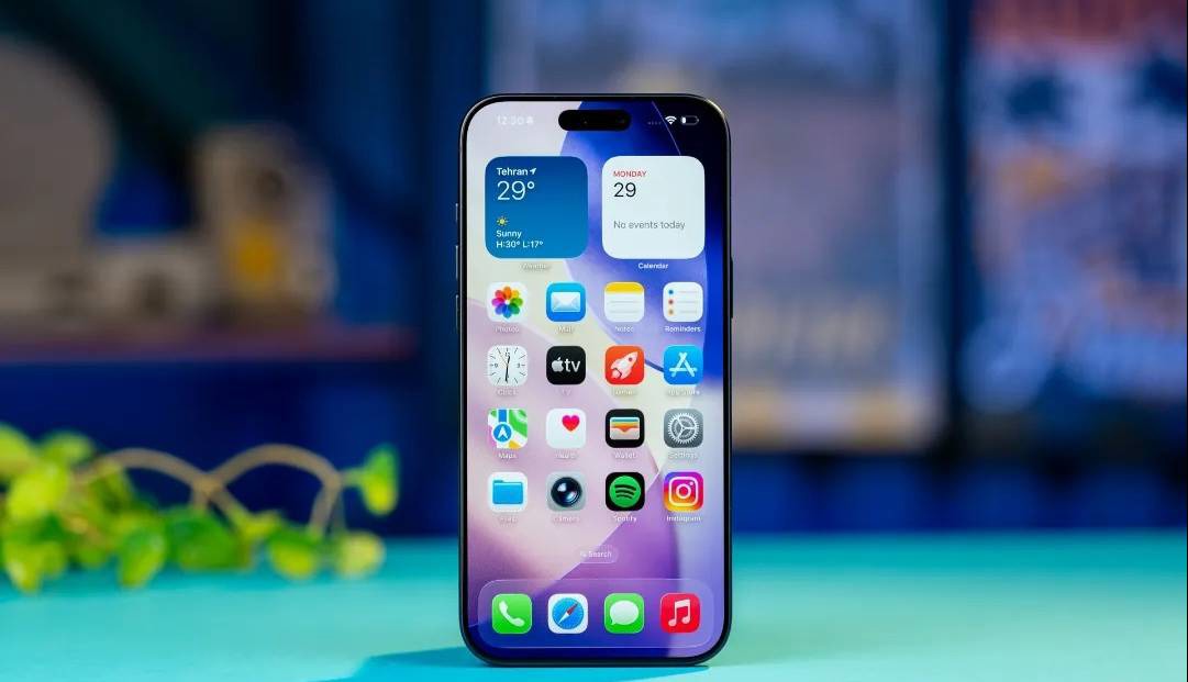 هزینه رم آیفون ۱۷ پرو ۲۳۰ درصد رشد کرد؛ قیمت گوشی بیشتر می‌شود؟