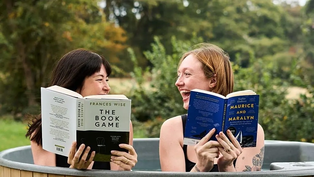 چگونه اقامت‌های کتاب‌محور به ترند محبوب سفرهای تندرستی امسال تبدیل شدند