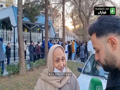 بانوی استقلالی: با اینکه نوبت شیمی‌درمانی داشتم برای تشویق استقلال ایستادم