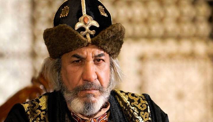 محمد فیلی: قهر مخاطبان با تلویزیون/ ارتقای کیفیت سریال‌ها مهمتر از افزایش تعداد آثار است