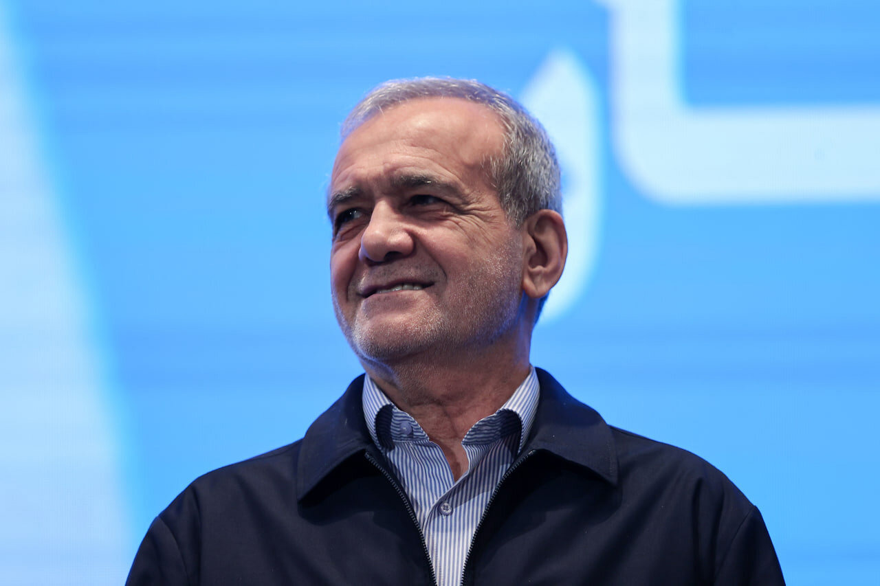 پزشکیان: اگر در خدمت مردم باشیم، مردم هم در خدمت حاکمیت خواهند بود