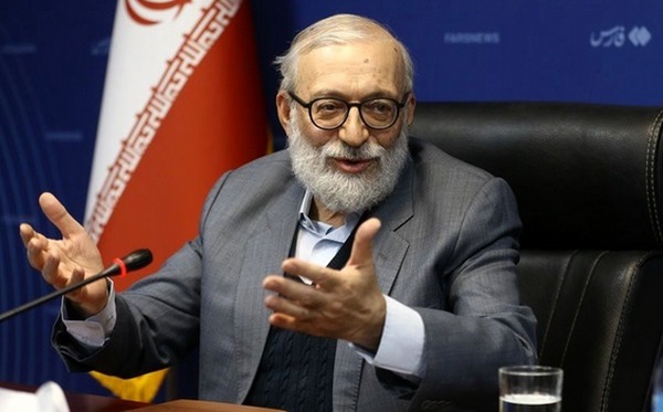 لاریجانی: هم‌راستایی مواضع میرحسین با رضا پهلوی «خفت‌بار» است