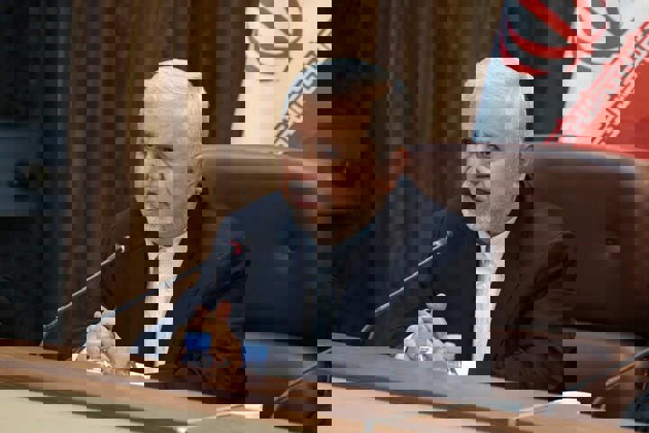 دارابی: احیای بازار آسیب‌دیده اولویت فوری دولت است