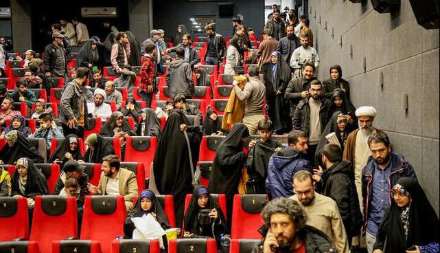 استقبال گرم مخاطبان از اکران کوچ