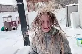 اینجا موهایتان یخ می‌بندد/ ویدئو