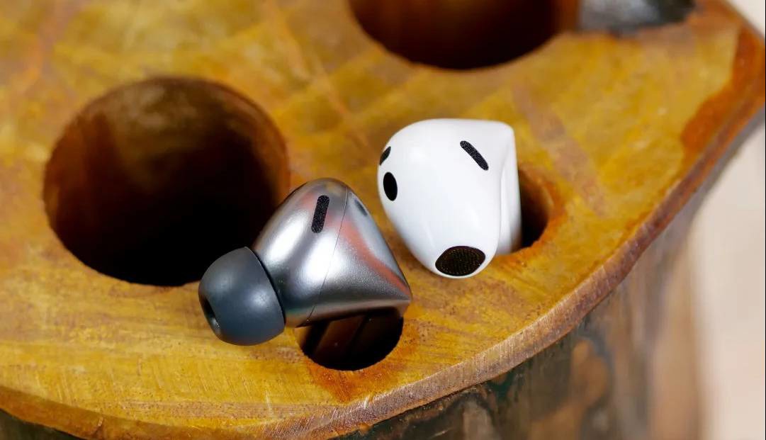 تصاویر گلکسی بادز ۴ پرو فاش شد؛ هندزفری پیشرفته با طراحی جذاب