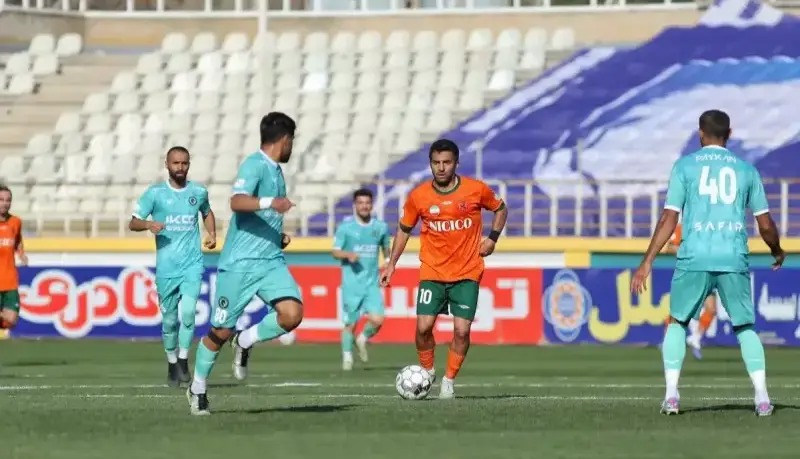 بچه‌های پیکان علیه ایران خودرو و کارمندانش!