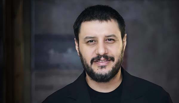 جواد عزتی با «بورسیه» به سینما بازمی‌گردد