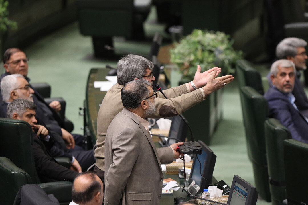 کوچک زاده ادعای تقلب در بودجه کرد؛ قالیباف پاسخ داد