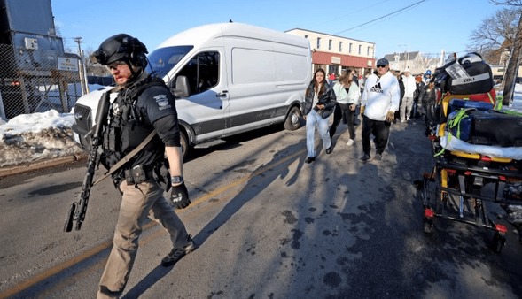 تیراندازی در سالن هاکی با ۳ کشته