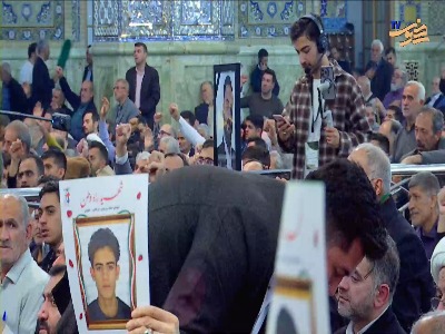 شعار مردم در حرم مطهر رضوی؛ این‌ آخرین نبرده، مهدی(عج) برمی‌گرده