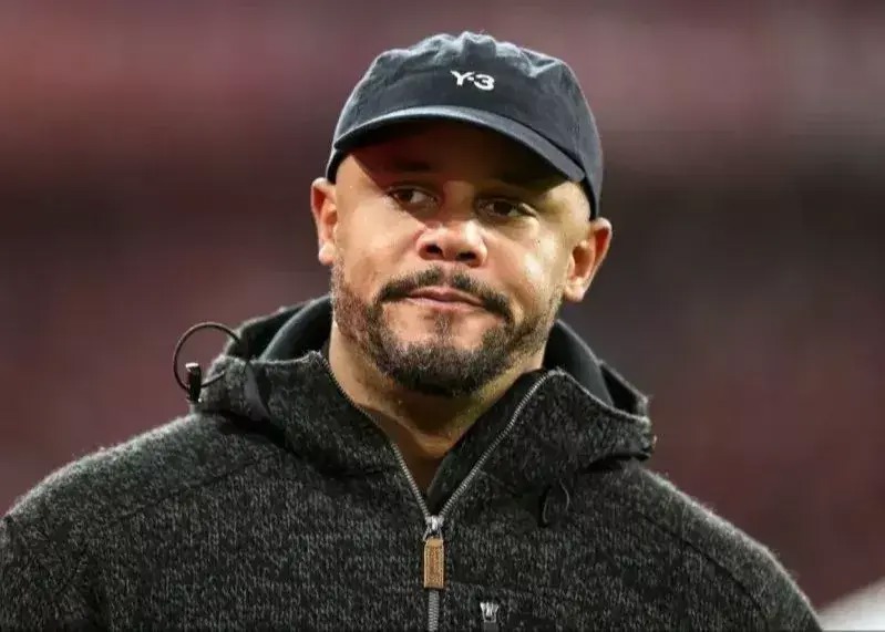 کمپانی: مسی و رونالدو نه، رونالدینیو سخت‌تر بود!