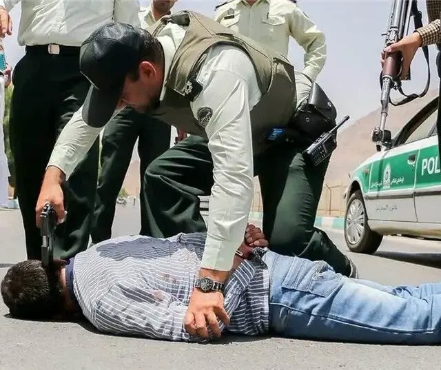 فرمانده انتظامی شاهرود خبر داد: حمله خودروی حامل اتباع غیرمجاز به پلیس