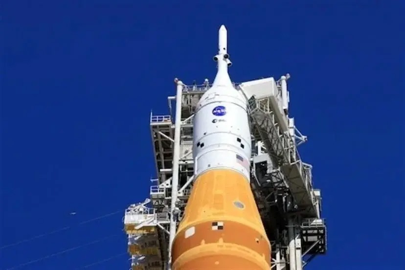 سفر انسان به ماه به فروردین موکول شد