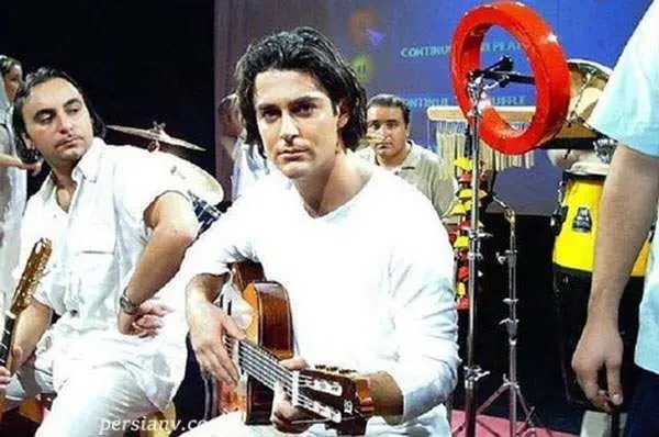 کنسرت محمدرضا گلزار در ۲۵ سال پیش/ ویدئو