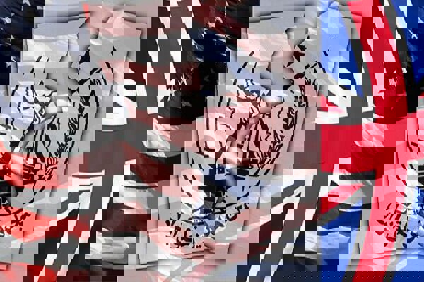 اقدام مضحک مزدوران منافقین در تهران