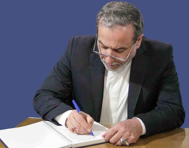 عراقچی، افغانستان و پاکستان را به گفتگو و خویشتن داری دعوت کرد