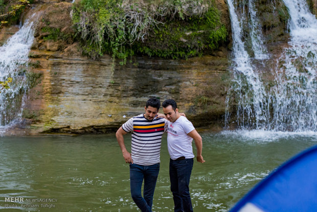 آریا جوان