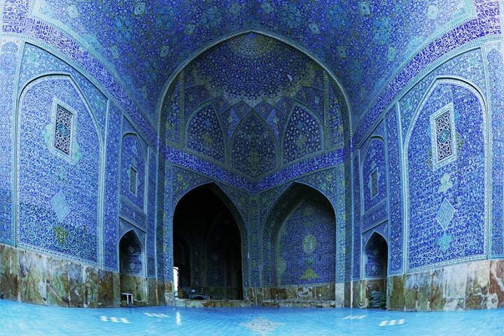 آریا جوان