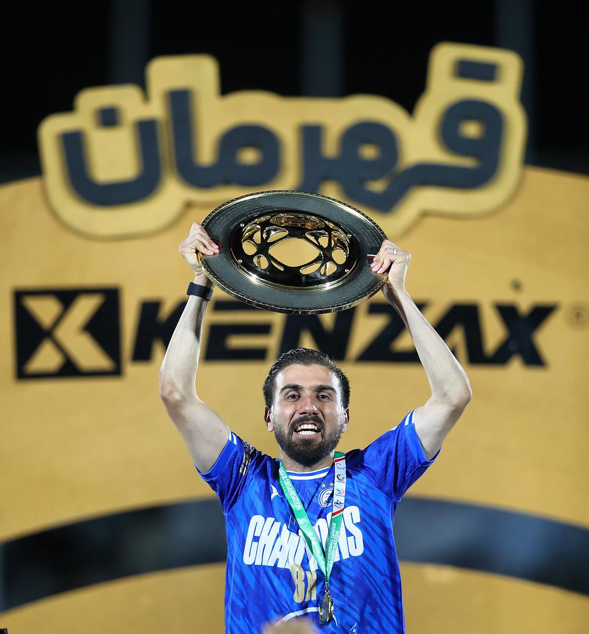 آریا جوان