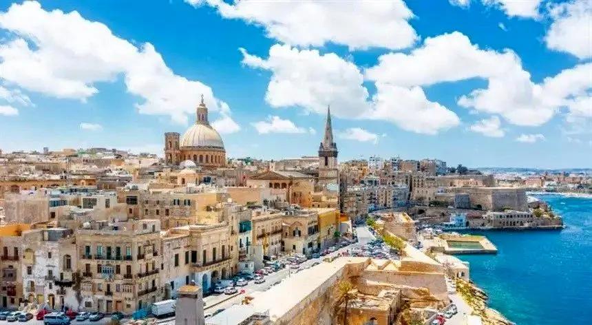 آریا جوان