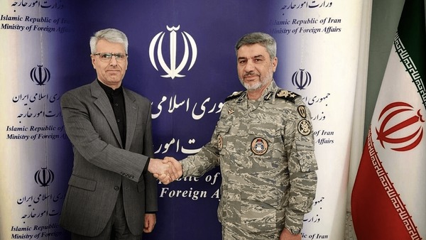 دیدار سخنگوی وزارت خارجه با سخنگوی ارتش؛ میدان و دیپلماسی دوشادوش هم آماده برای هر وضعیتی