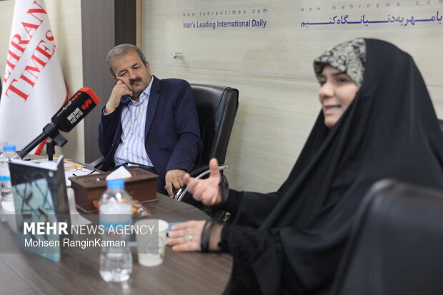آریا جوان