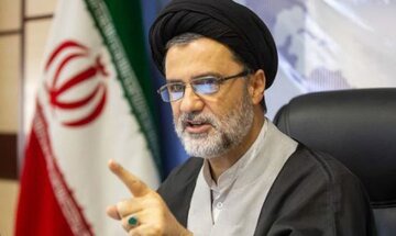 کنایه نبویان به قید شدن موضوعات هسته‌ای در توافق احتمالی ایران و آمریکا