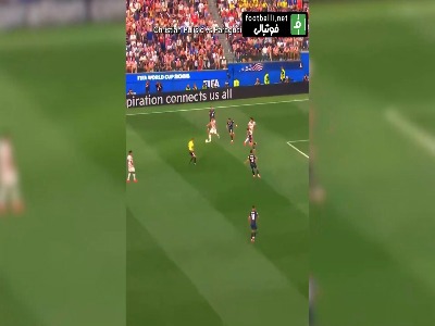 پولیشیچ یادش افتاد سوپرمن است!