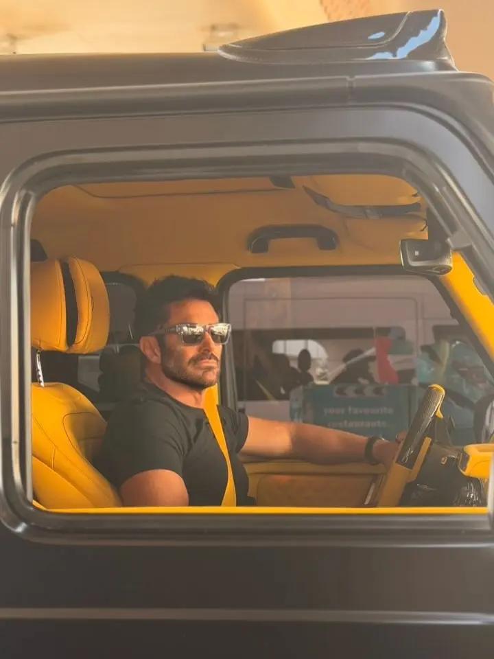 آریا جوان