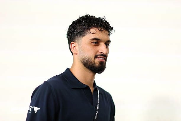 آریا جوان