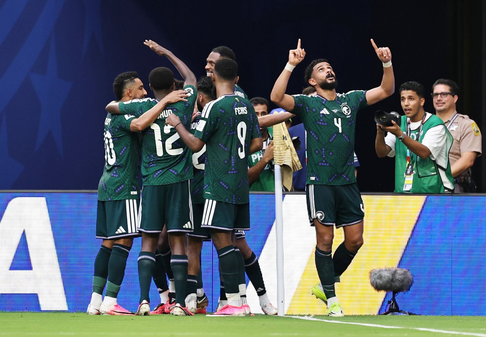 آریا جوان