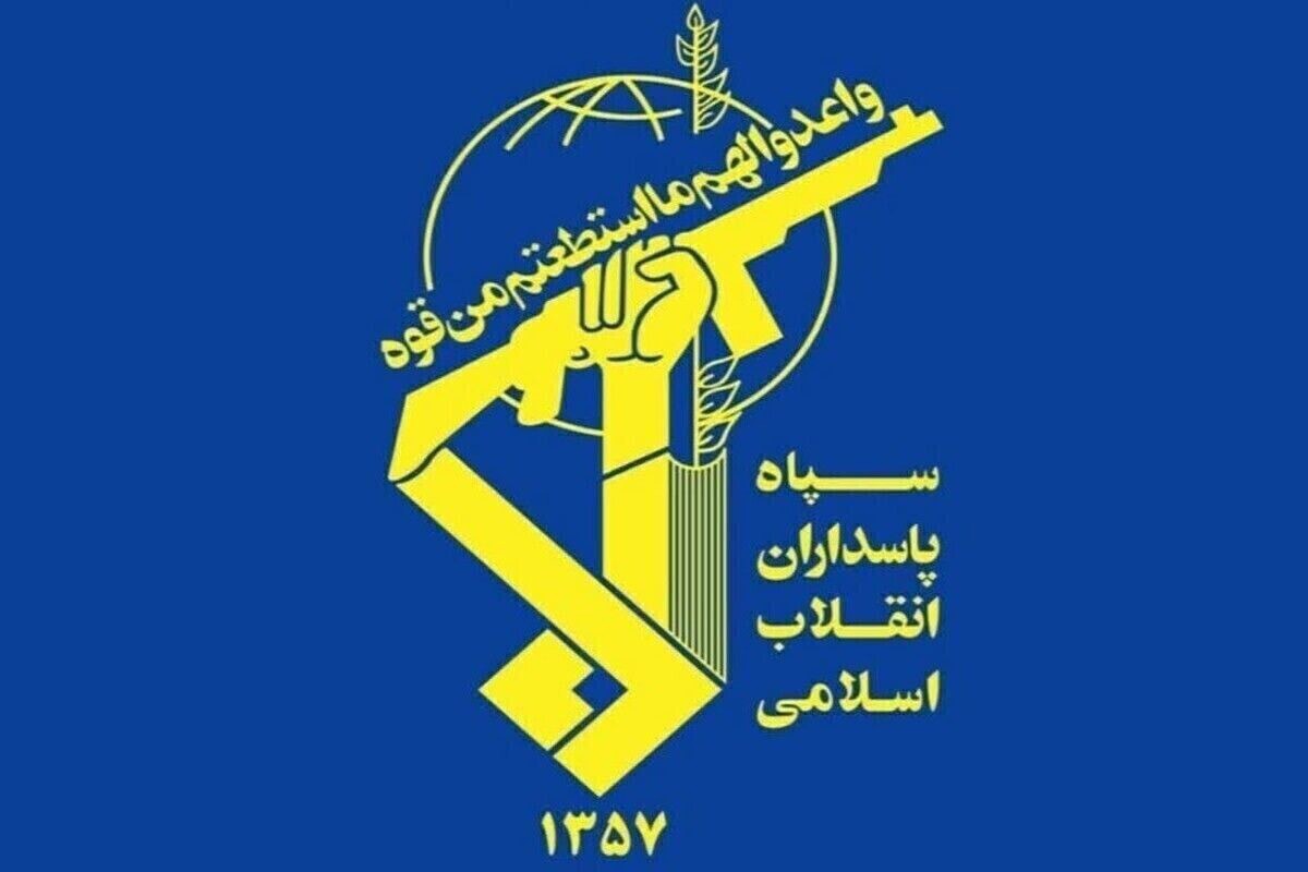 پیام سپاه خطاب به رهبر انقلاب: ملت عزیز و رزمندگان اسلام چون کوه استوار پشتوانه دولتمردان خود هستند